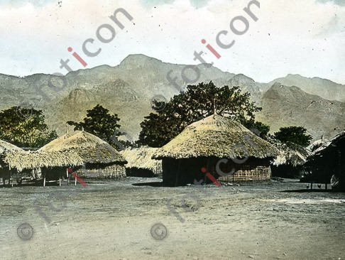 Afrikanisches Dorf | African village - Foto foticon-simon-192-007.jpg | foticon.de - Bilddatenbank für Motive aus Geschichte und Kultur